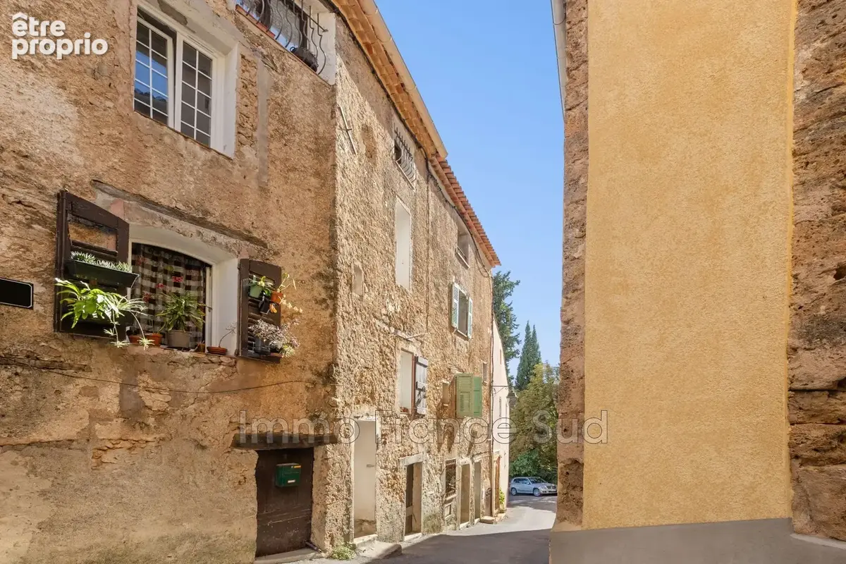 Maison à COTIGNAC
