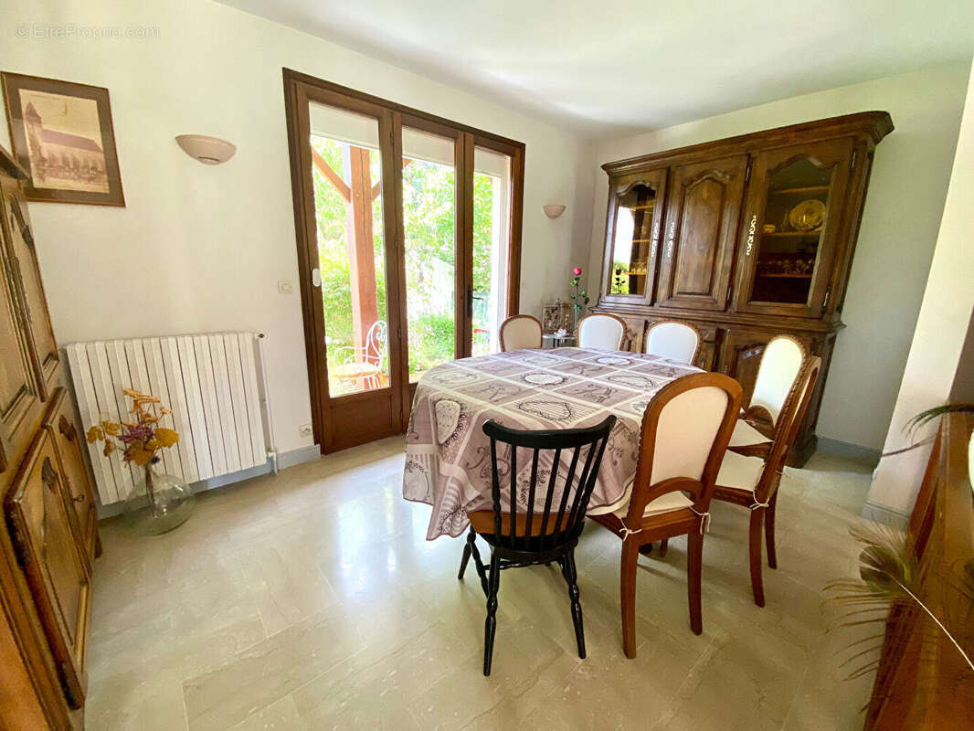 Maison à SARTROUVILLE