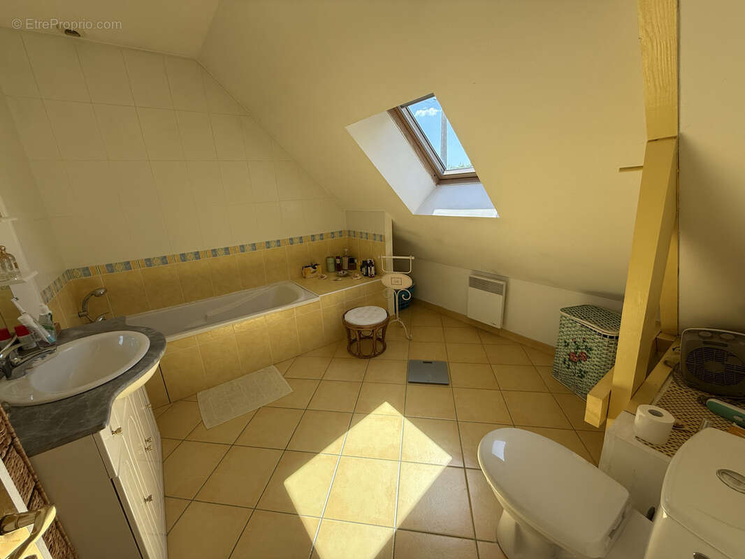 Maison à YVRE-L&#039;EVEQUE