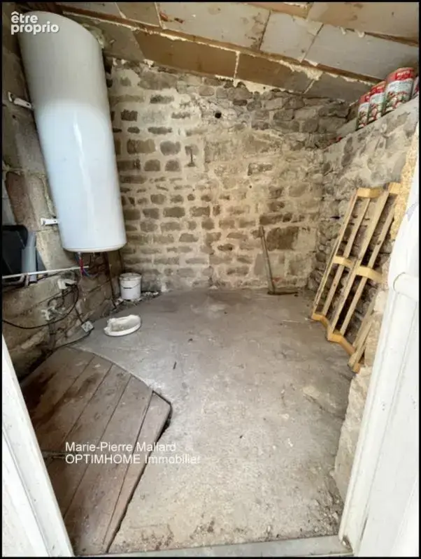 Une belle bâtisse en pierre au cœur d’un village creusois à SOUBREBOST (23) - photo 33