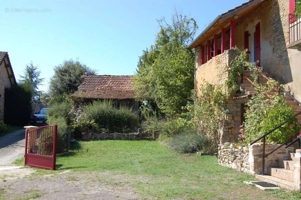 Maison à BEYNAC-ET-CAZENAC
