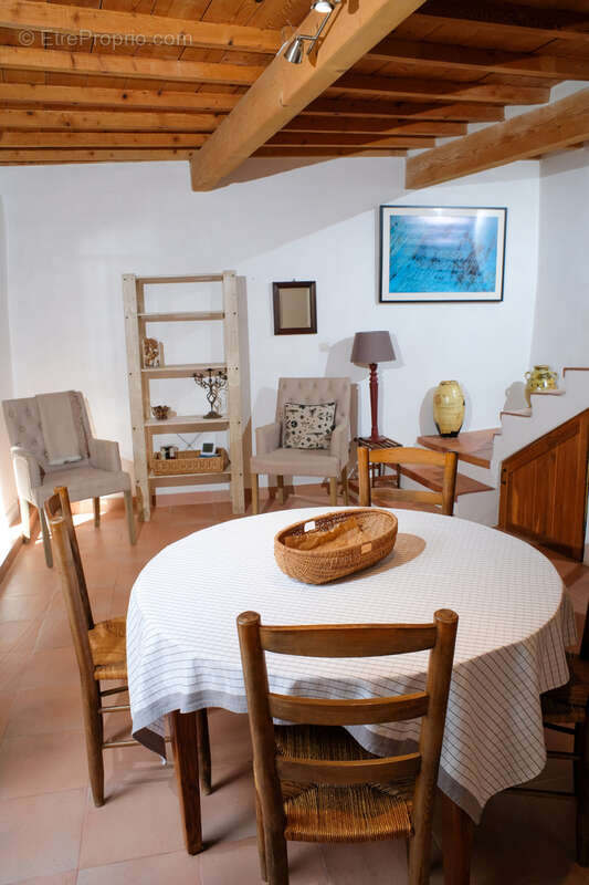 Maison à SAINT-QUENTIN-LA-POTERIE