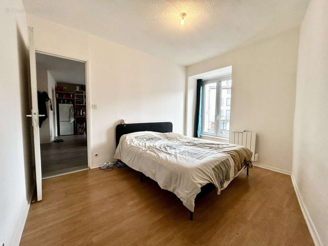 Appartement à SAINT-AMANT-TALLENDE