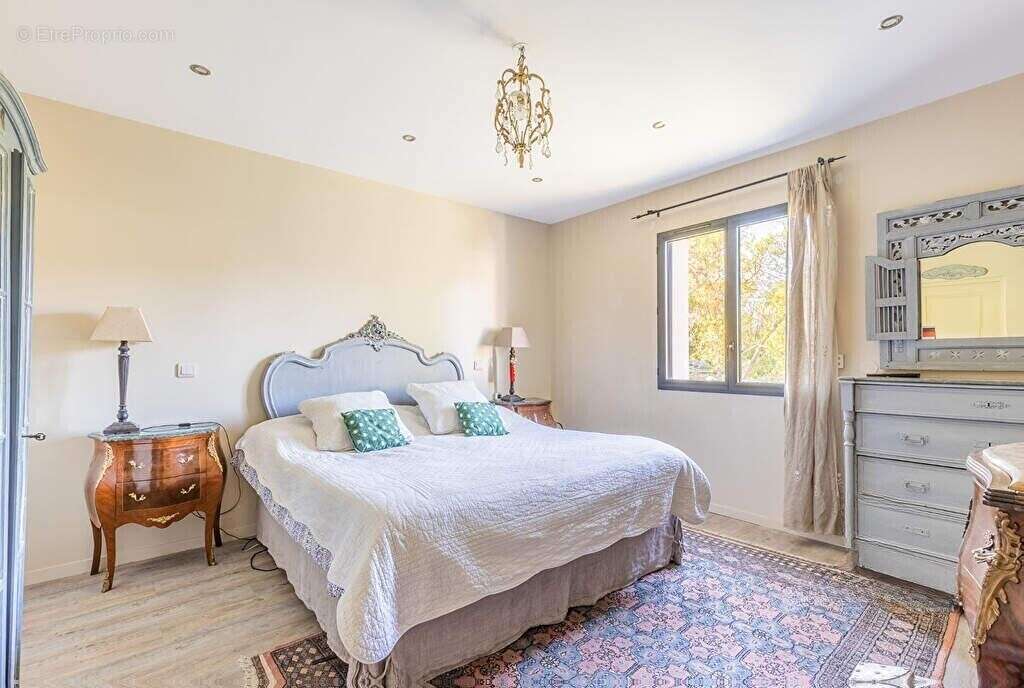 Maison à VERRIERES-LE-BUISSON