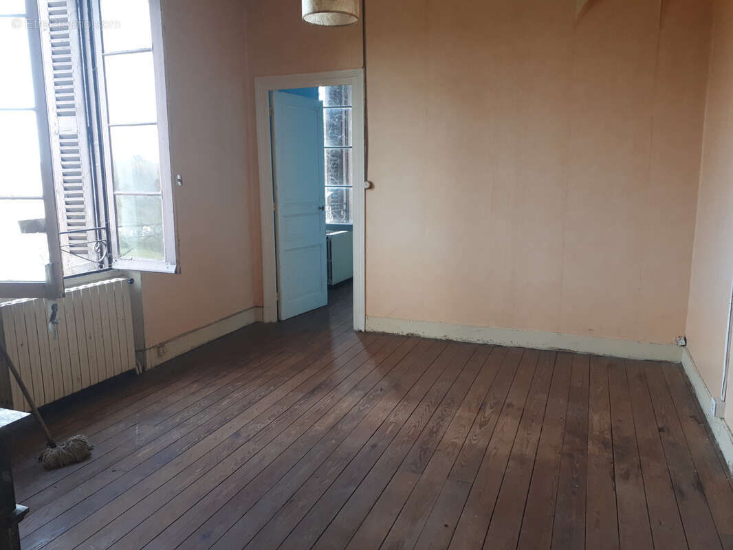 Maison à AVAILLES-LIMOUZINE