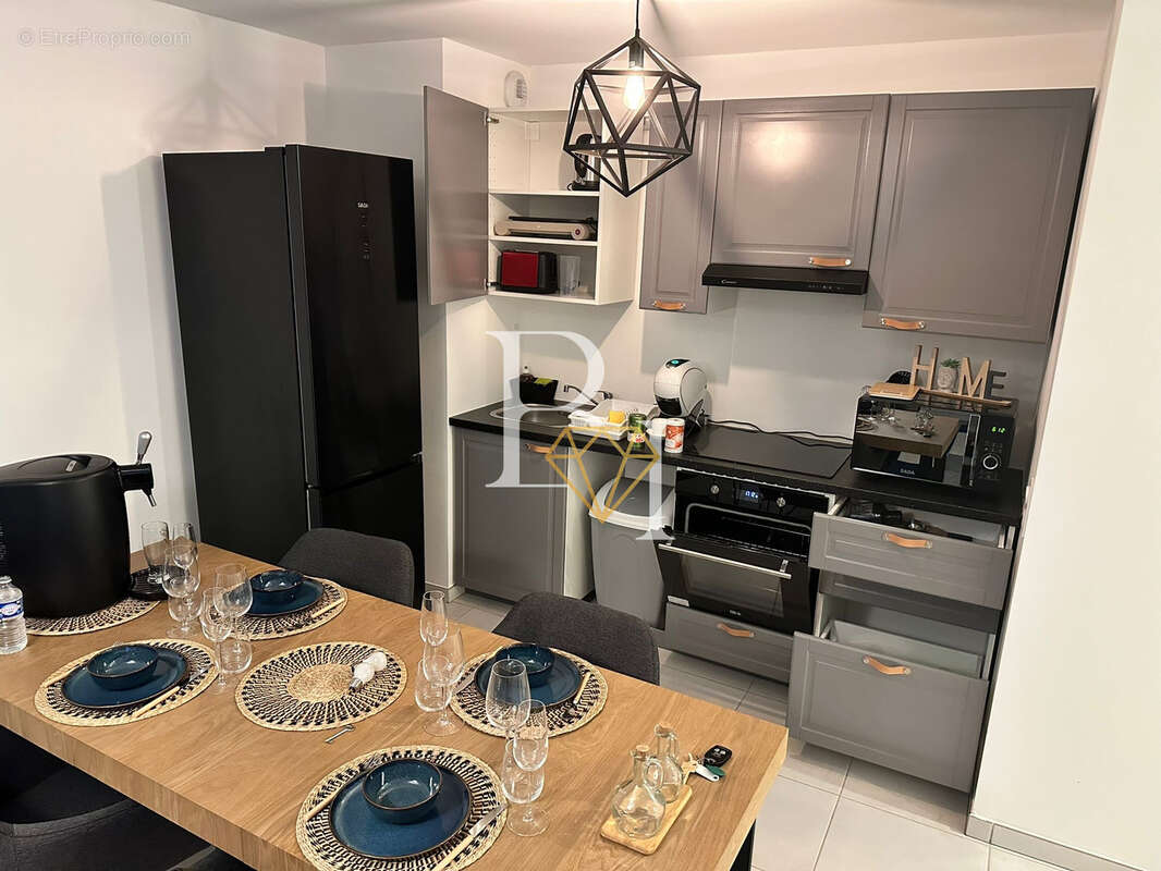 Appartement à SAINT-LAURENT-DU-VAR