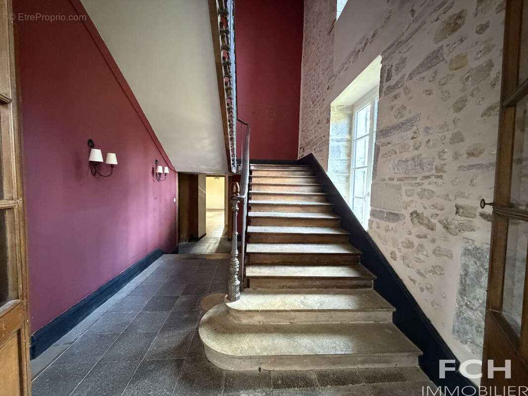 Demeure sur 2,5ha, 11 chambres 7 salles d'eau - photo 5