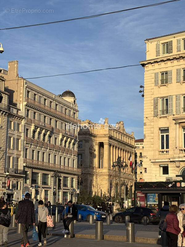 Appartement à MARSEILLE-4E