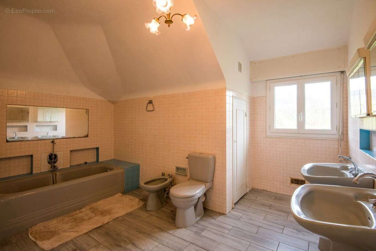 Exlusivité:Maison familiale au coeur  d'un village Corrézien, proche Brive - photo 2