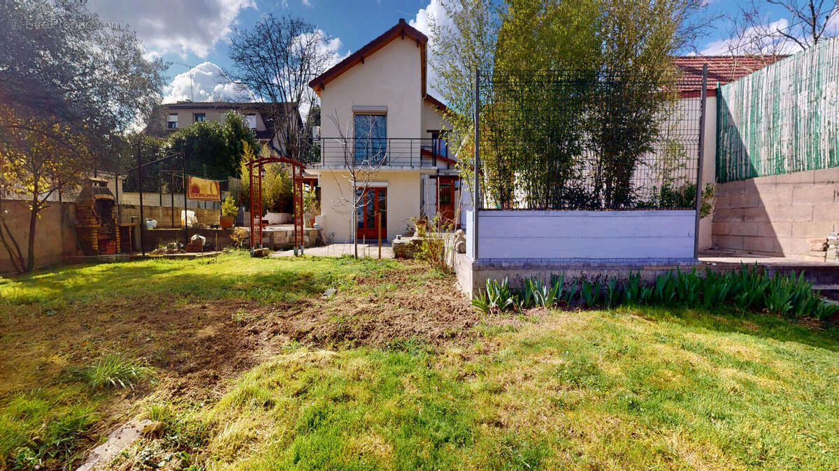 Maison à THIAIS