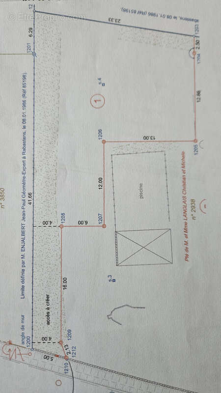 Terrain à SAINT-SULPICE