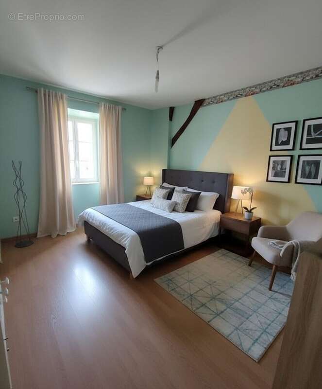 Commerce à VOUVRAY-SUR-LOIR