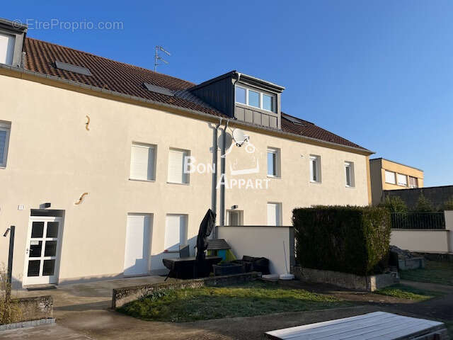 Appartement à LEXY