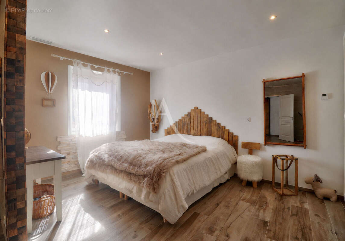 Appartement à GINASSERVIS