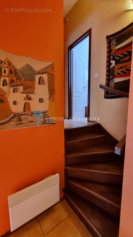 VAR (83) - À VENDRE - VIDAUBAN - Villa 4 chambres dans un domaine hôtelier sécurisé - photo 10