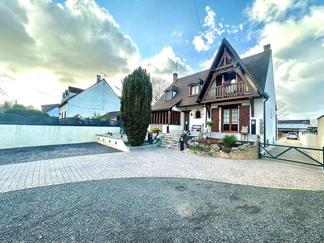 Maison à CLAYE-SOUILLY