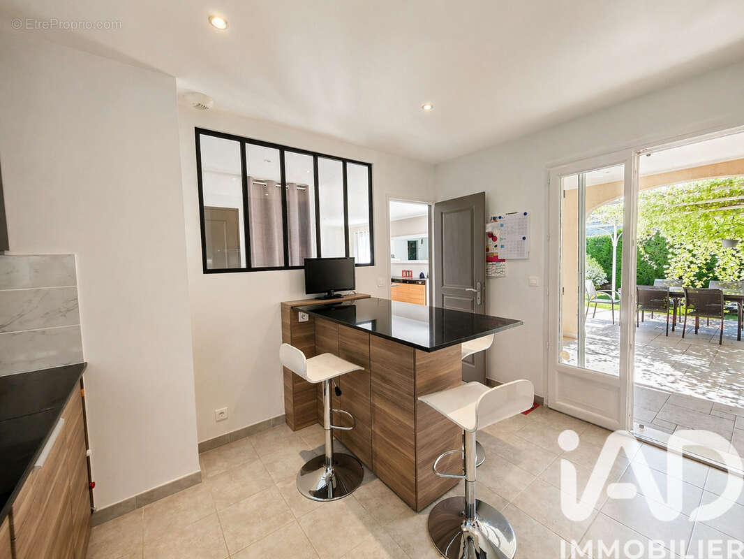Maison 174 m² à La Roque-Sur-Ceze  - photo 9