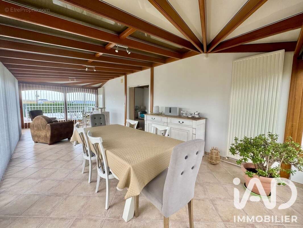 Maison 180 m² à Bezu-Saint-Germain  - photo 2