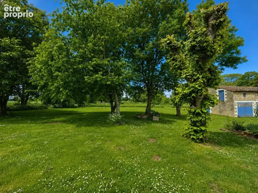 maison type longère 179m2 - terrain 1ha - garages et granges - photo 17
