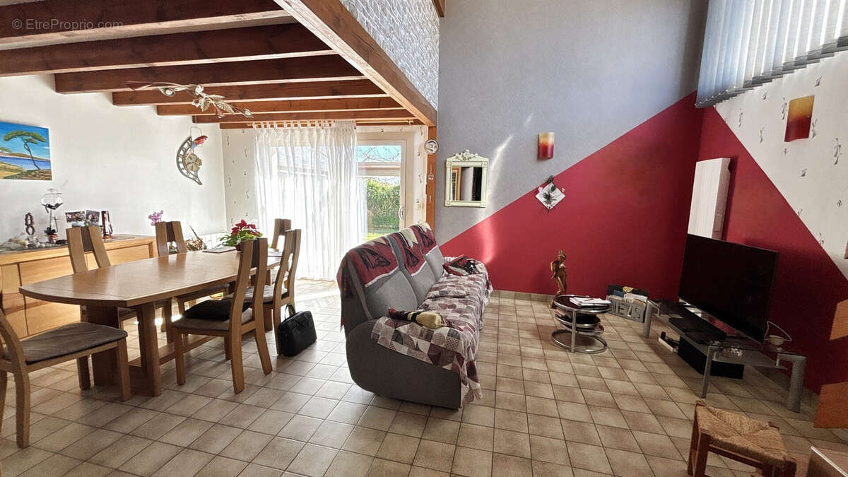 Maison à CERNUSSON