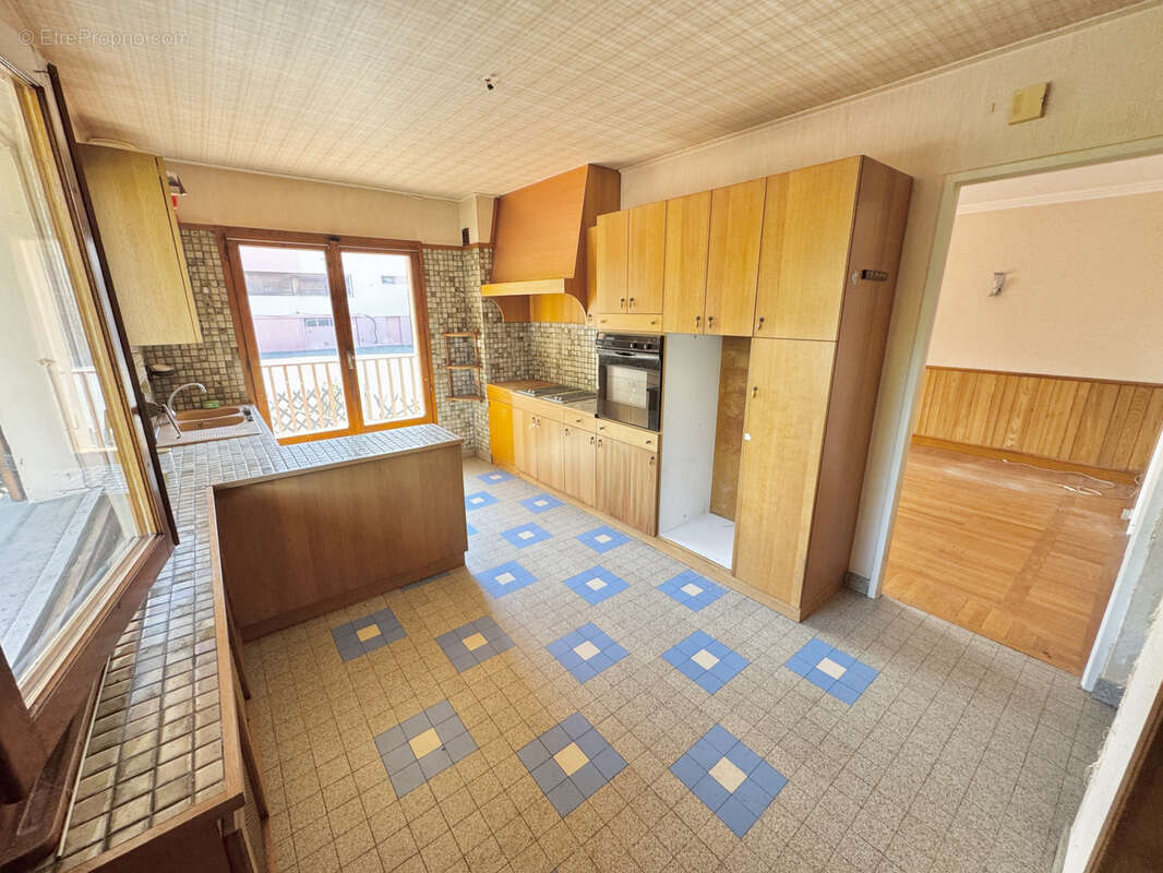 Maison à VILLE-LA-GRAND