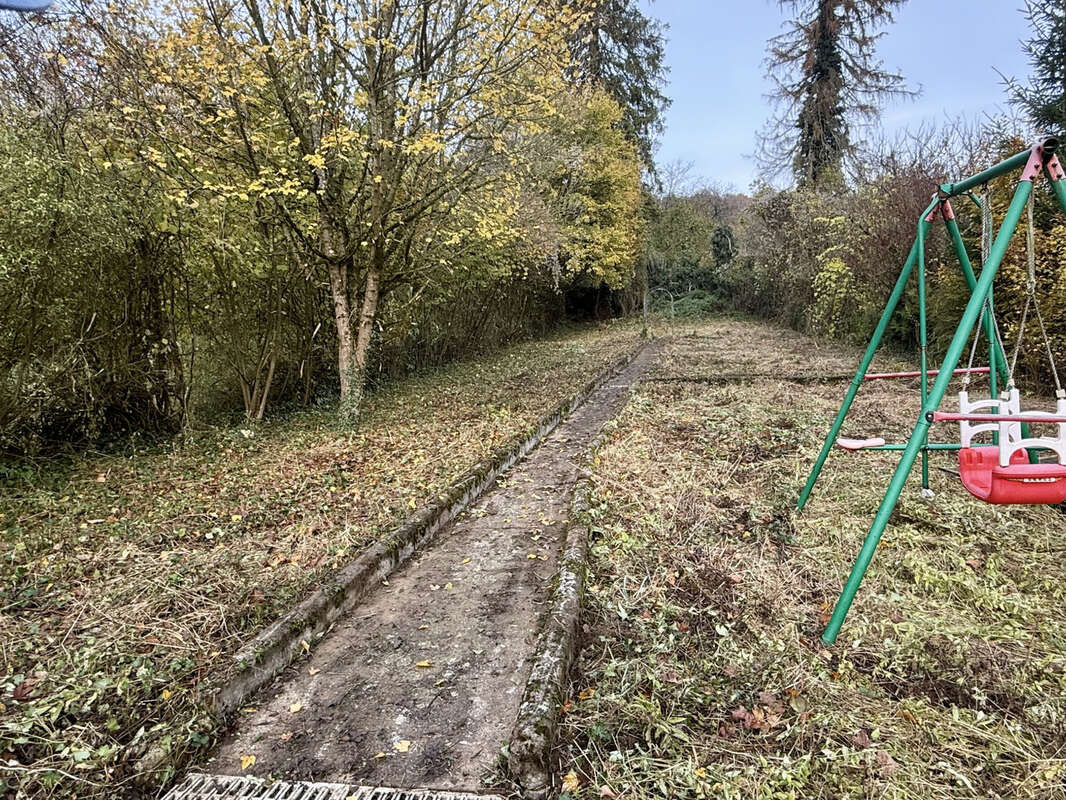 Maison à VIVIERS-SUR-CHIERS