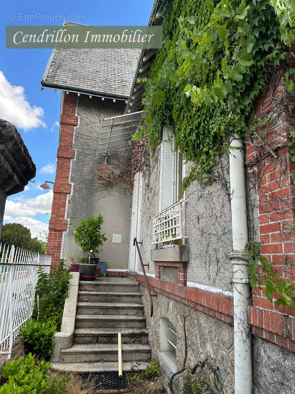 Charmante Maison de Bourg Indépendante à Bonnat   103 m2 sur 335 m2 de terrain - photo 2