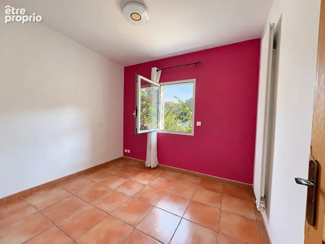 Villa avec piscine sur 5 000 m2 de terrain - photo 24
