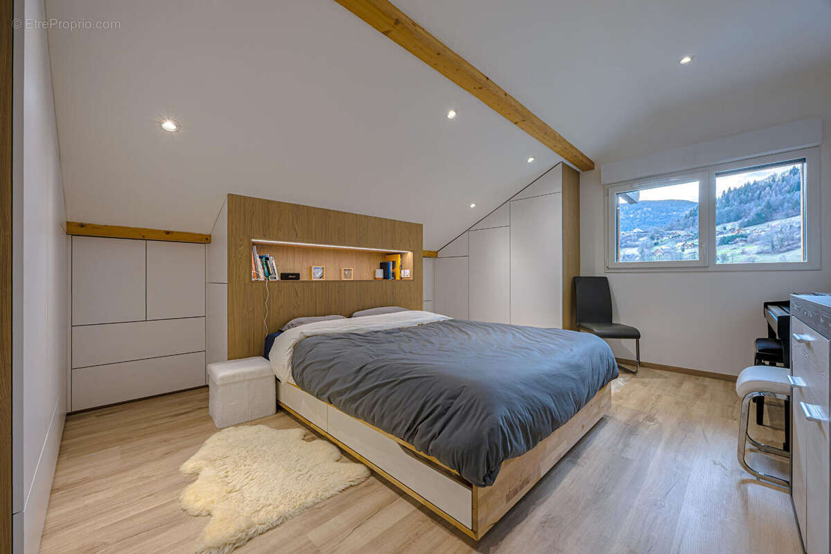 Appartement à DINGY-SAINT-CLAIR