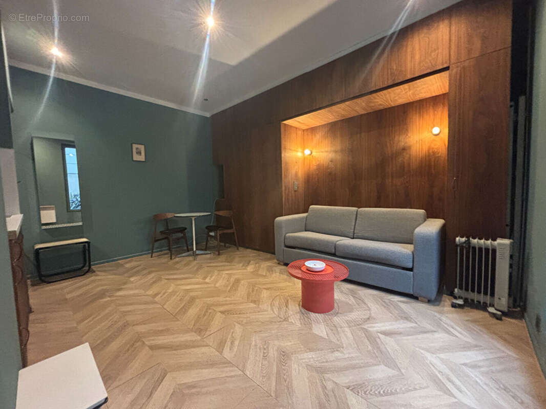 Appartement à PARIS-14E