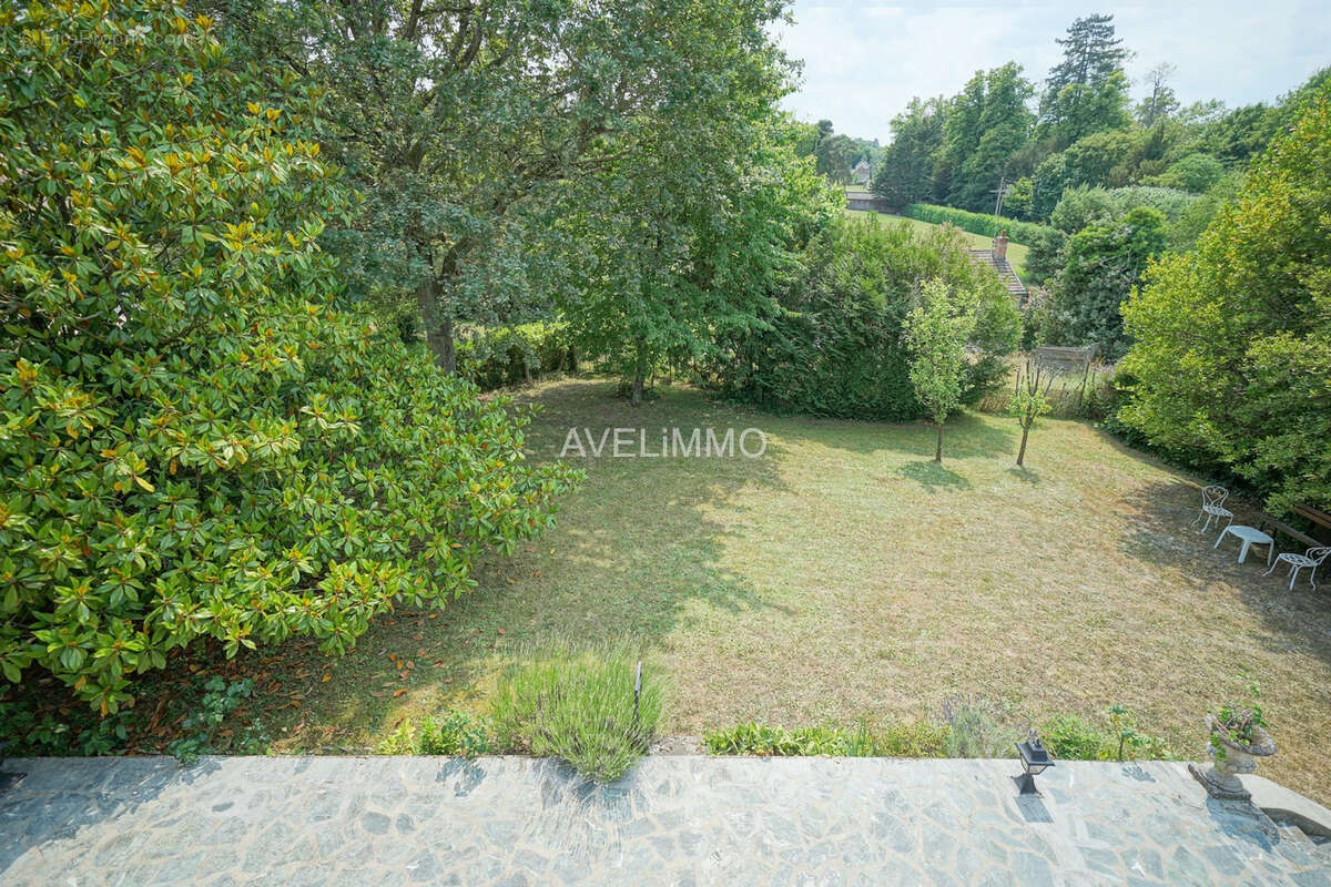 Maison à LA QUEUE-LES-YVELINES