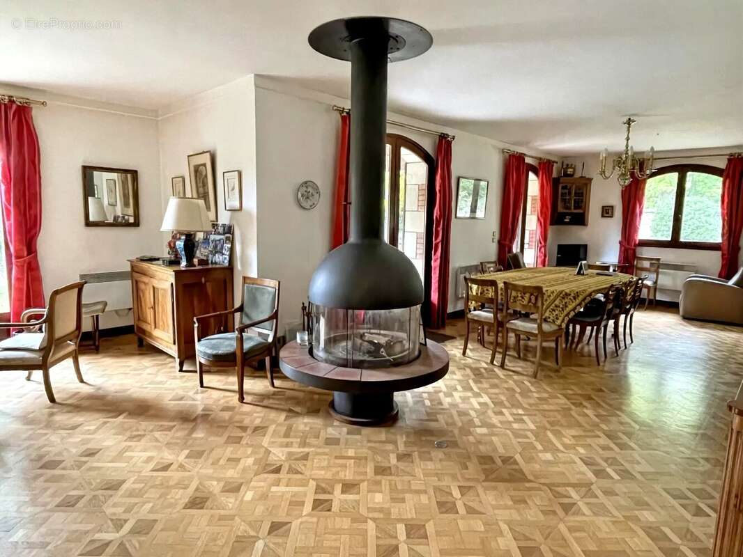 Maison à LE VESINET