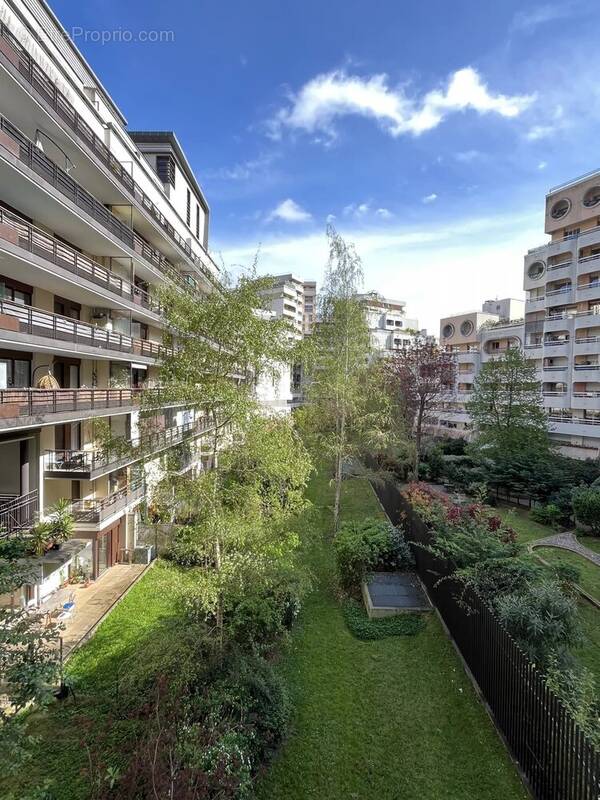 Appartement à PARIS-19E