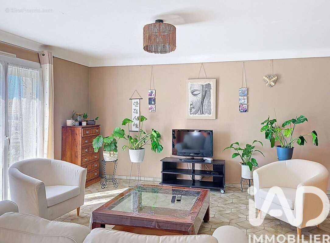 Photo 7 - Maison à LUYNES