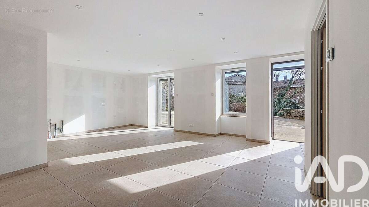 Maison 199 m² à Charnas  - photo 6