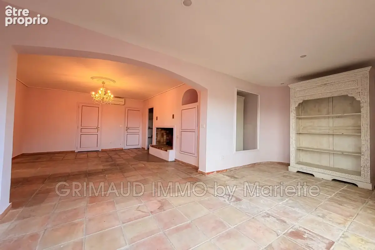 Maison 7 pièces 231 m² à vendre à Cogolin (83310) - photo 6