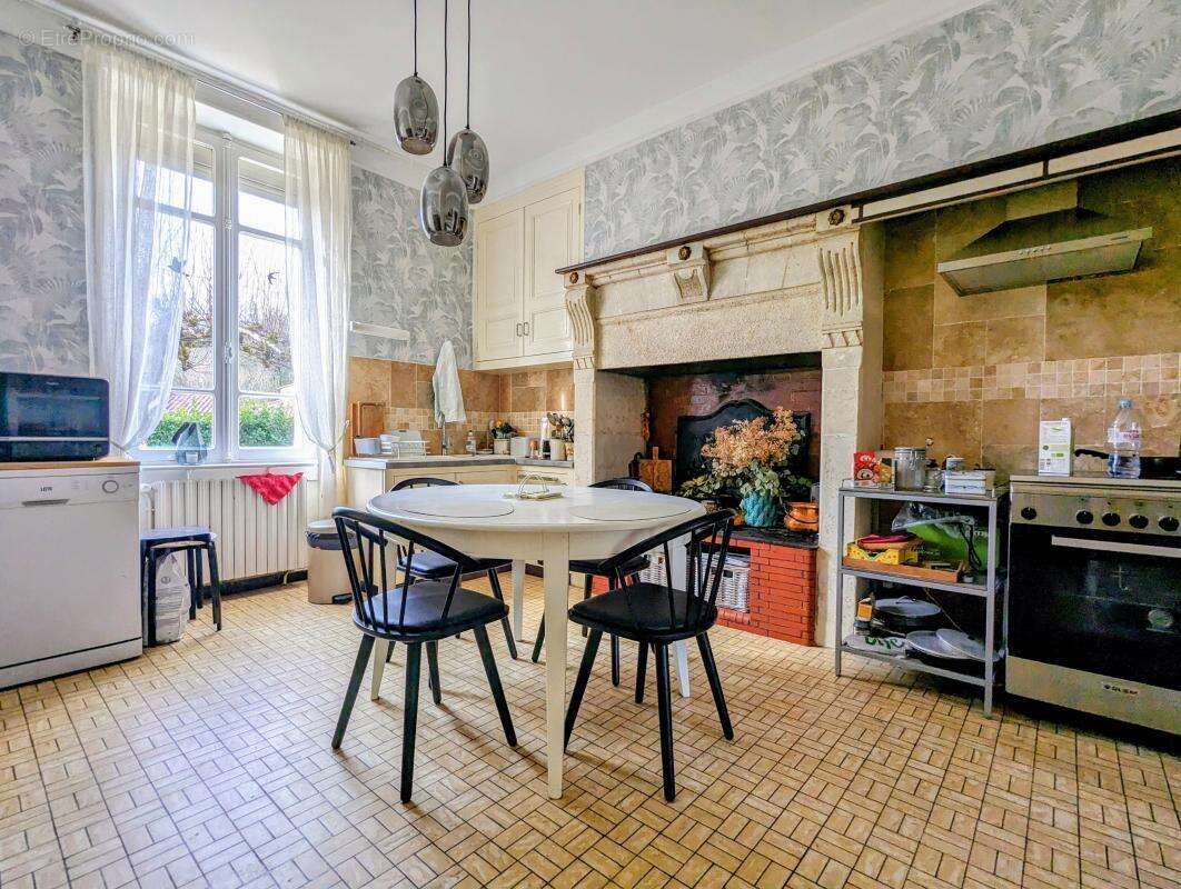 Maison à SARLIAC-SUR-L'ISLE