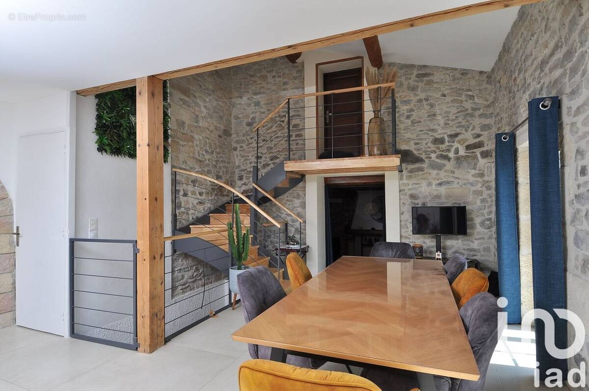 Photo 1 - Maison à CLARENSAC