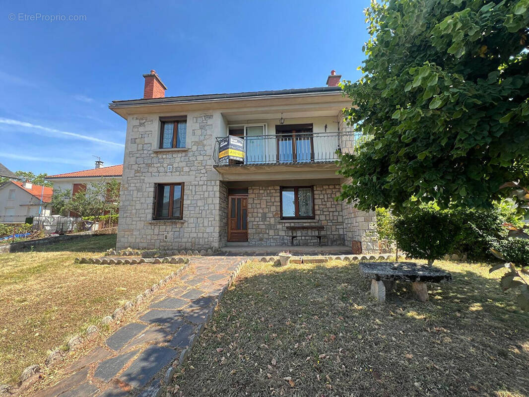 Maison à ONET-LE-CHATEAU
