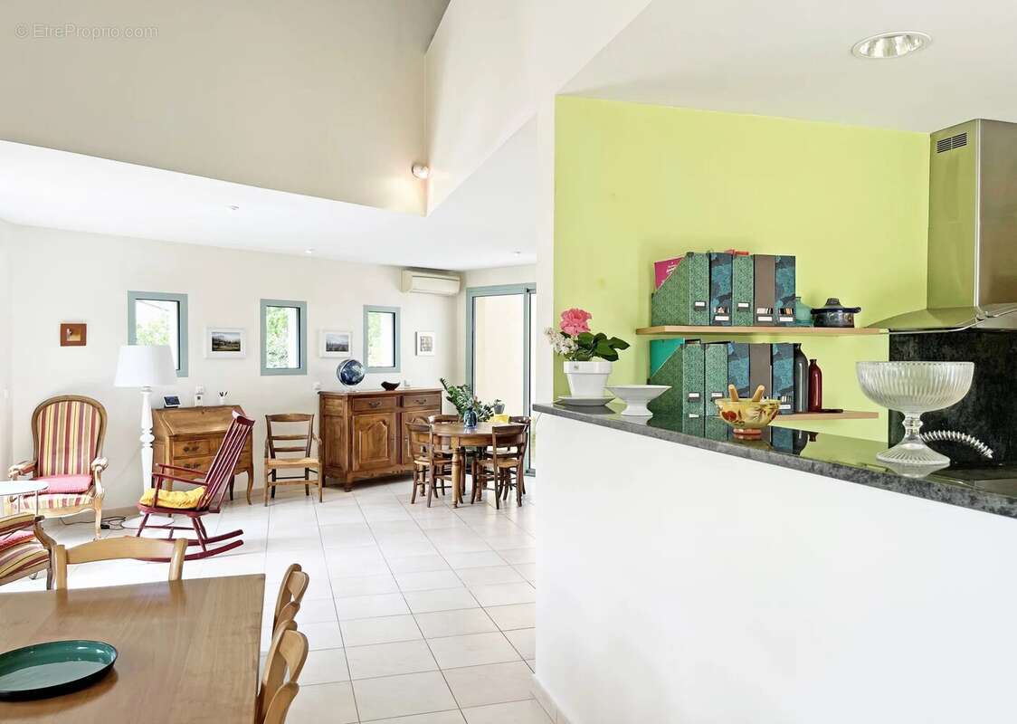 Maison à L'ISLE-SUR-LA-SORGUE