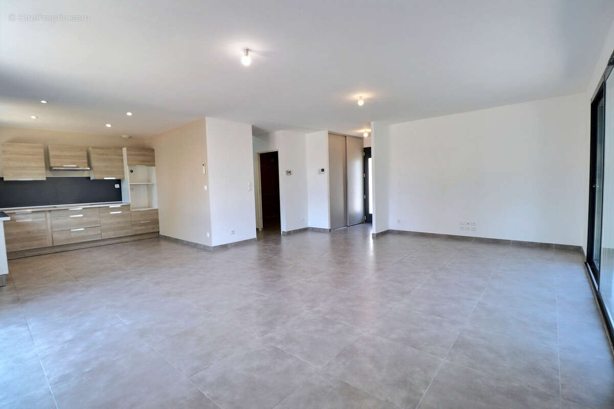 A vendre : Maison 4 pièces avec jardin et GARAGE de 94m2 à ARGELES SUR MER - photo 8