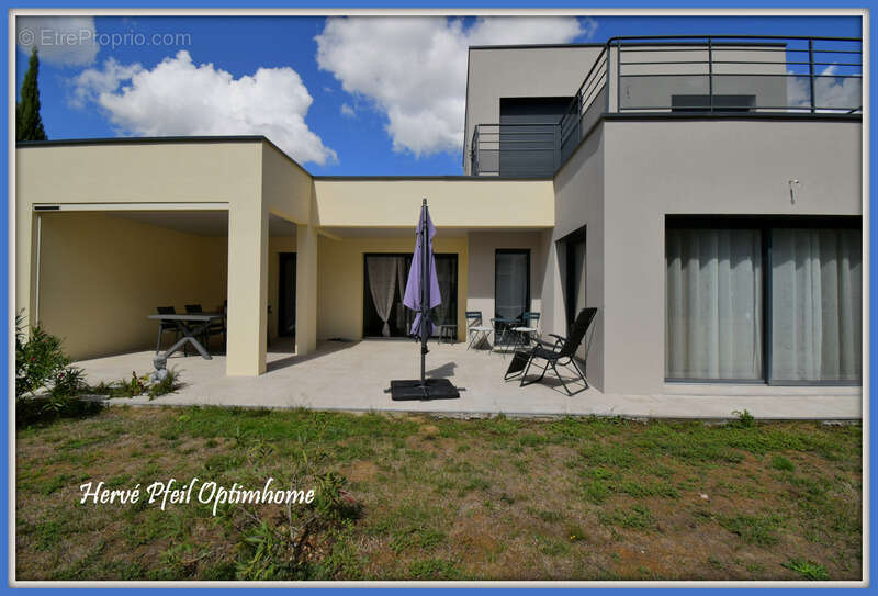 Maison à SAINT-SIMEON-DE-BRESSIEUX