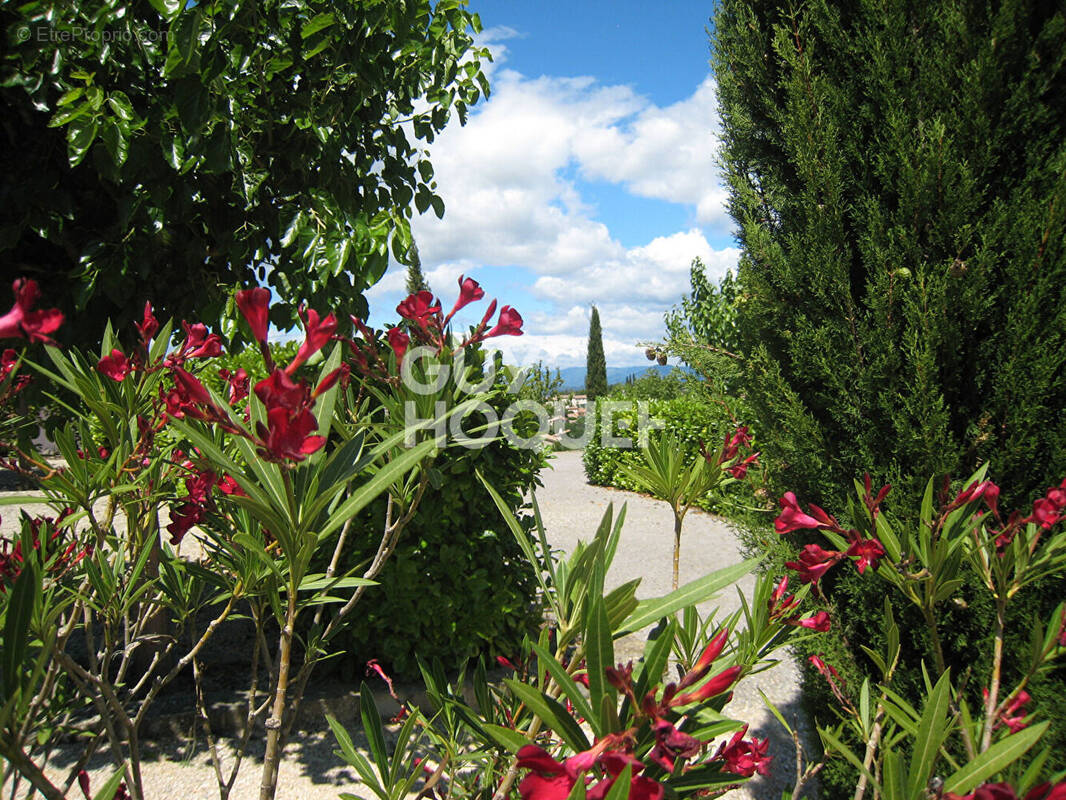 Maison à VILLENEUVE-DE-BERG