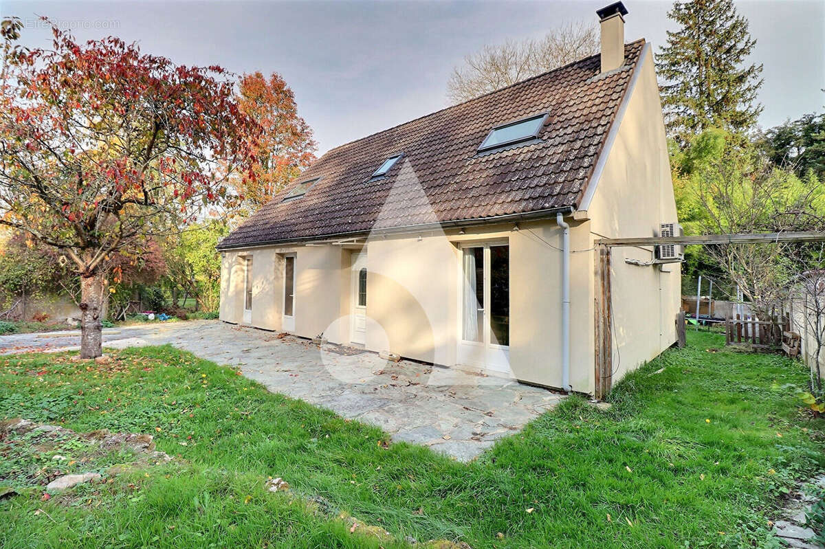 Maison à MERY-SUR-OISE