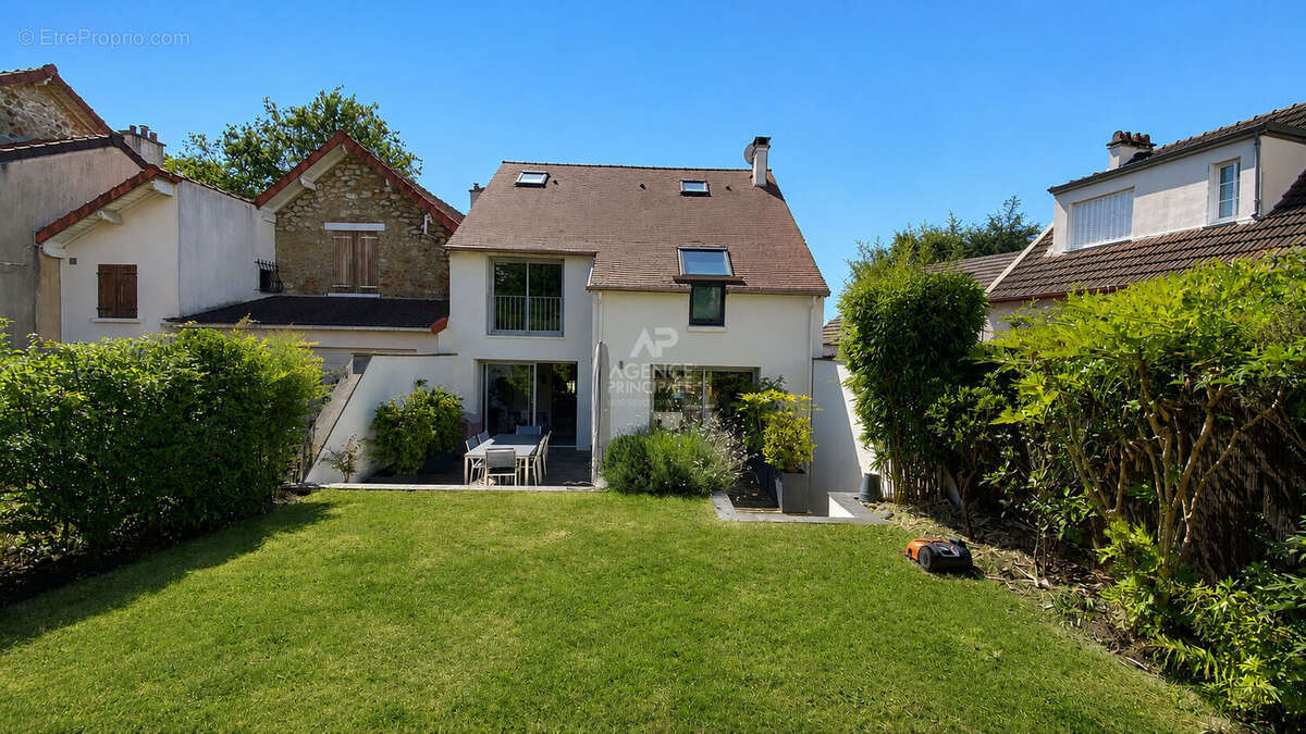 VIROFLAY - Rive Droite - Maison de 4 chambres. - photo 12