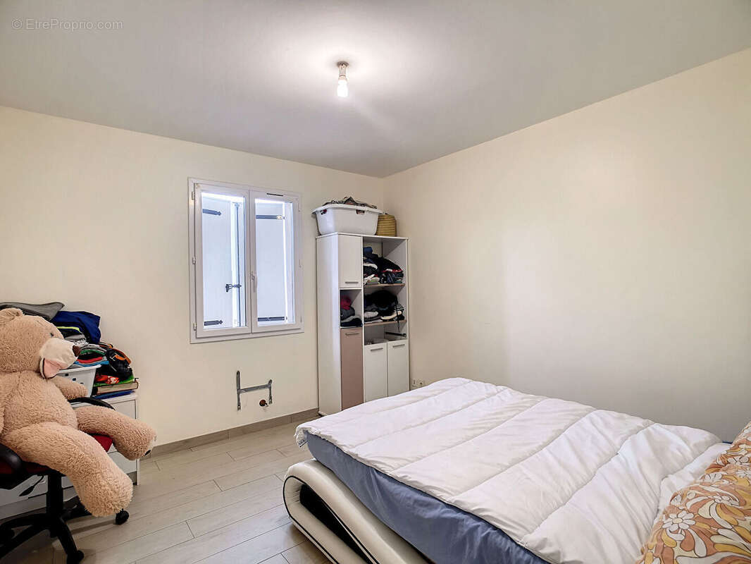 Maison Gensac La Pallue 10 pièces 288 m2 - photo 8