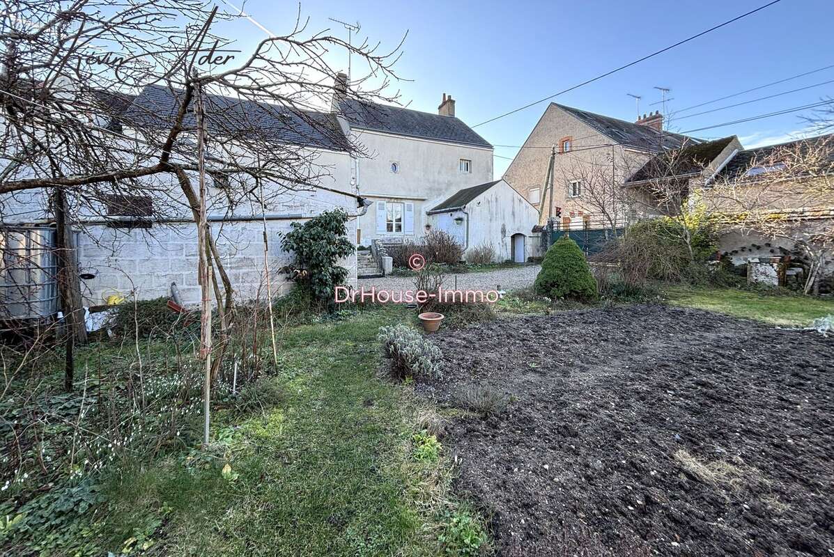Maison à LA CHAPELLE-SAINT-MESMIN