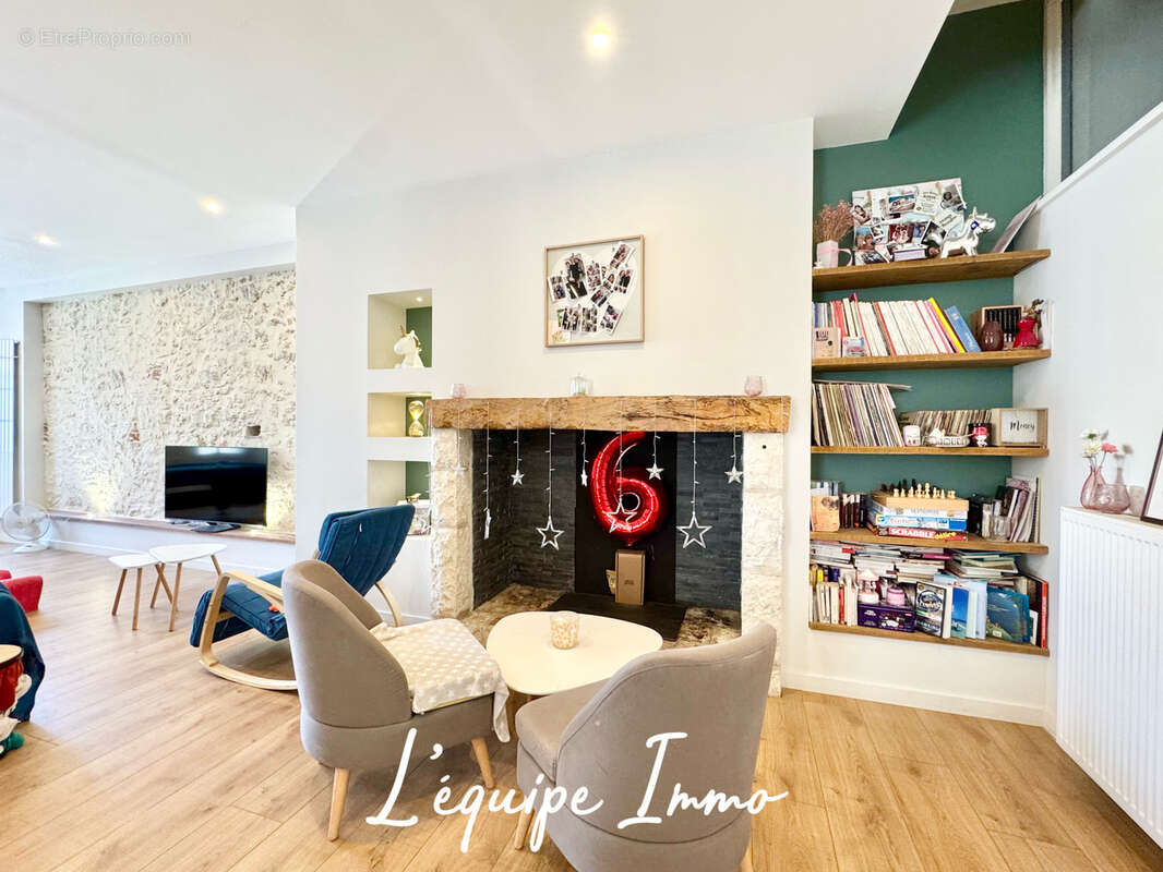 Maison de village rénovée du XIXe siècle avec grands volumes et potentiel d’aménagement à Solomiac - photo 2