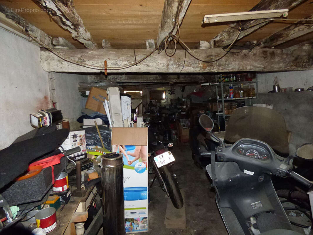 Maison à SAINT-TRIVIER-DE-COURTES