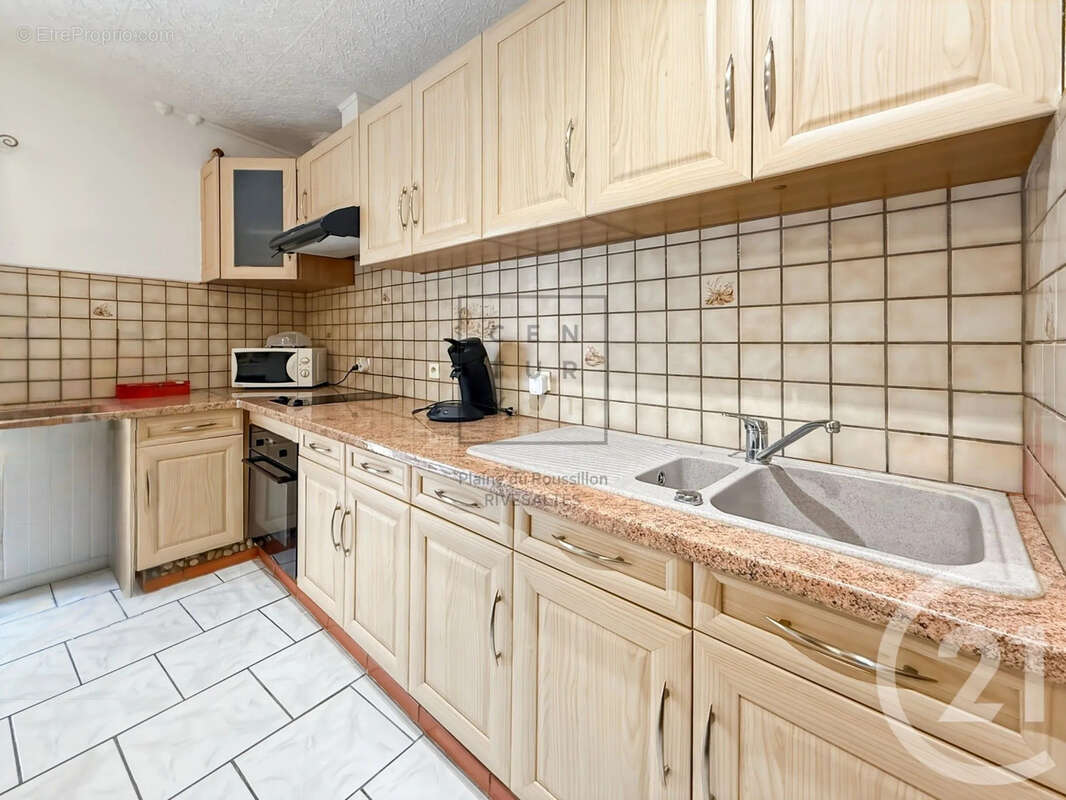 Maison à PEYRESTORTES